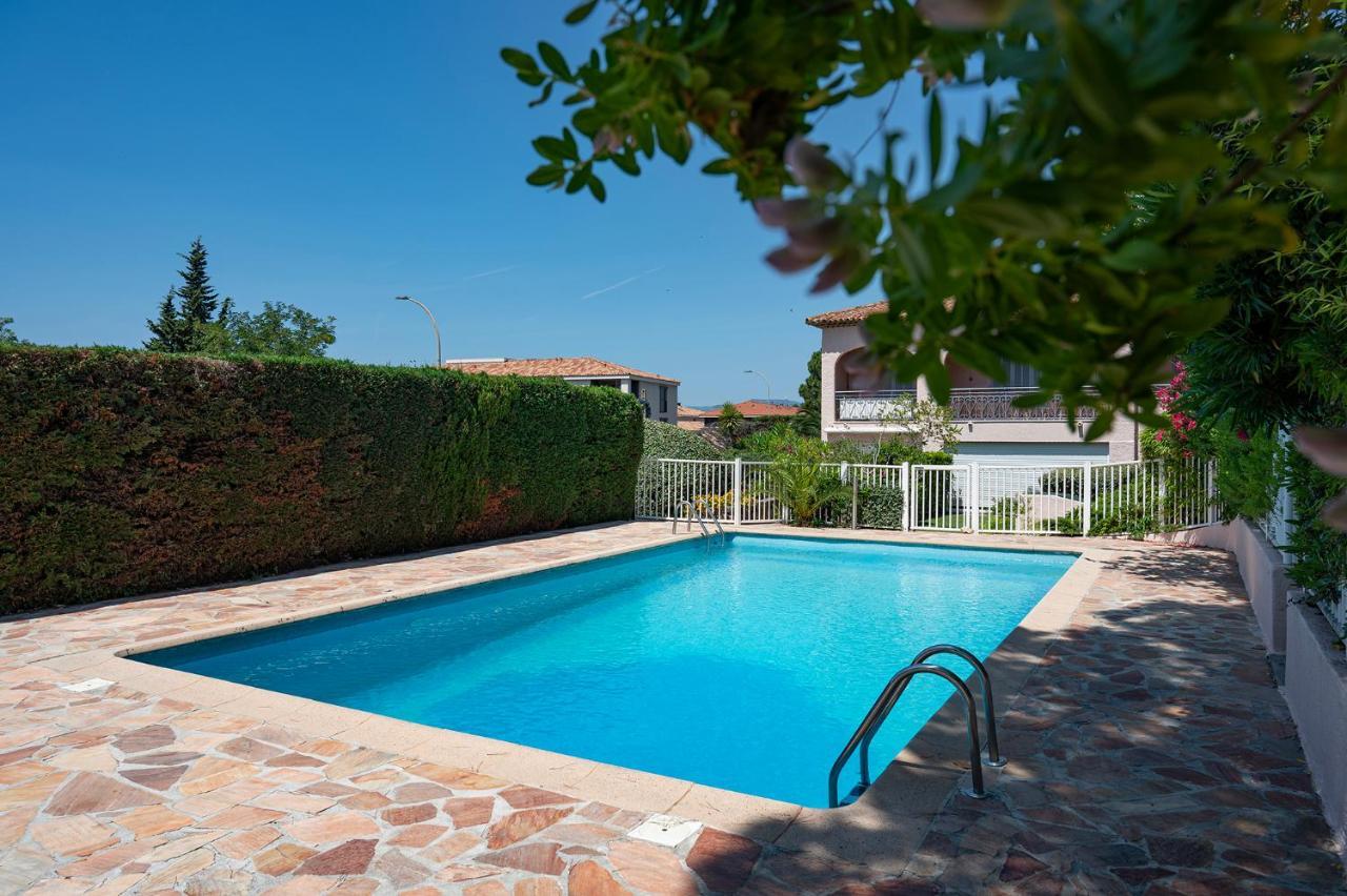 Charmant Studio Saint-Tropez Exteriör bild